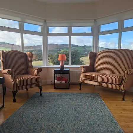 Mountain View House *